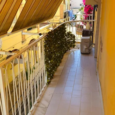 Domus Caieta Nyaraló *